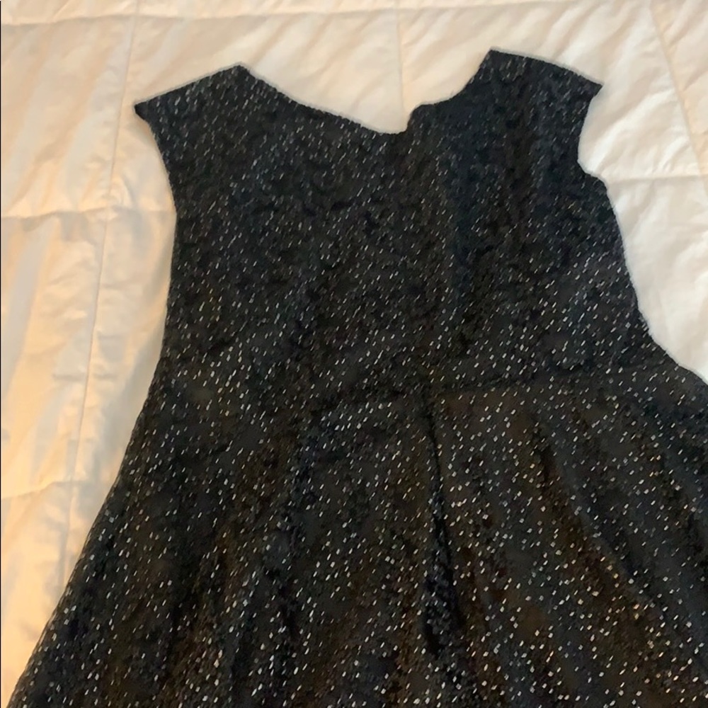 TAHARI DRESS - Picture 3 of 3